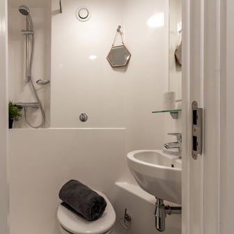 Classic Plus 4 Bed Ensuite - Image 4