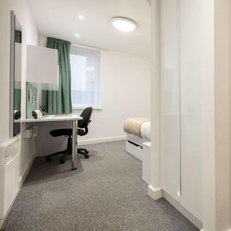 Standard En-suite - Image 2