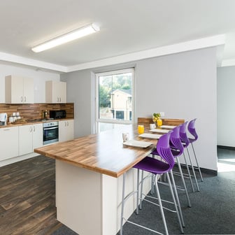 Gold En-suite - Image 4