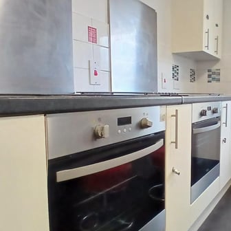 Classic Ensuite - Image 8