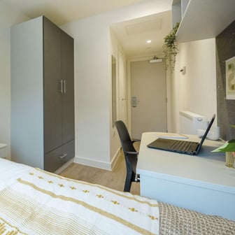Classic Ensuite - Image 3