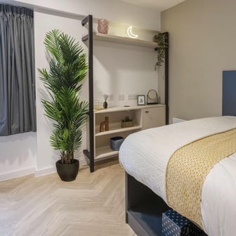 Classic Ensuite - Image 2