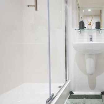 Classic Ensuite - Image 3