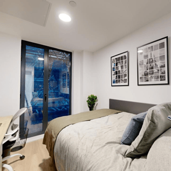 Deluxe Ensuite - Image 3