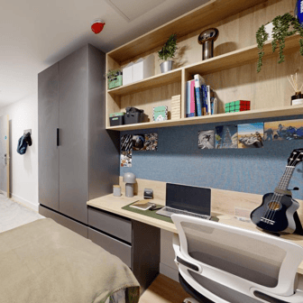 Deluxe Ensuite - Image 2