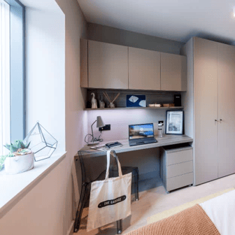6 Bed Classic Ensuite - Image 6
