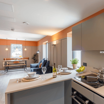 6 Bed Classic Ensuite - Image 2