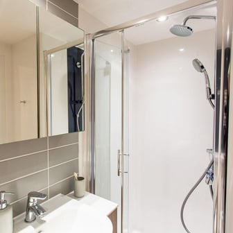 Standard Ensuite - Image 4