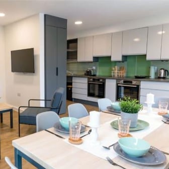 Standard Ensuite - Image 10