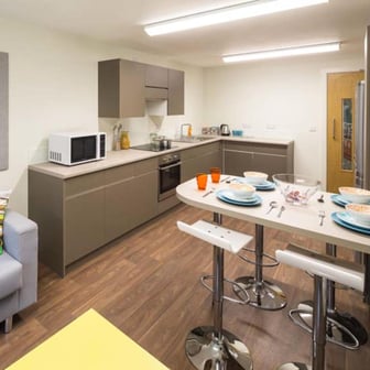 Deluxe Ensuite 3 Bed Cluster - Image 4