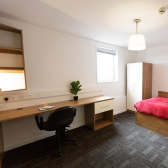 Gold Ensuite - Image 2