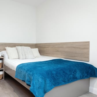 Gold En Suite (Lower Floors) - Image 1
