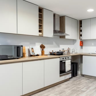 Silver En Suite (Mid Floors) - Image 8