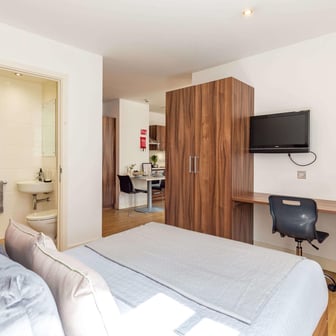 One Bed Apartment - Image 1