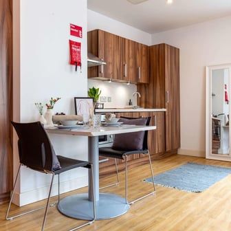 One Bed Apartment - Image 5