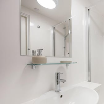 Deluxe Ensuite - Image 5