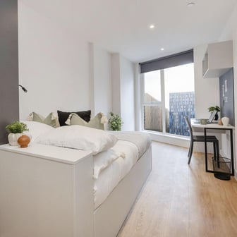Deluxe Ensuite - Image 6