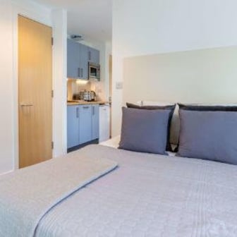 Premium One Bed Flat - Image 1