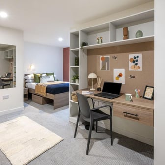 Deluxe Ensuite - Image 1