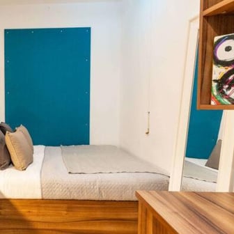 Deluxe Studio with Bath - Image 6