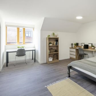Premium Studio - Image 1