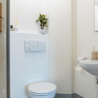 Silver En Suite - Image 5