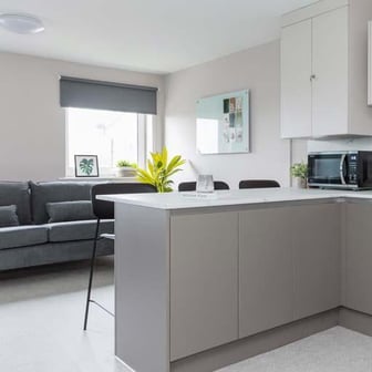 Silver En Suite - Image 8