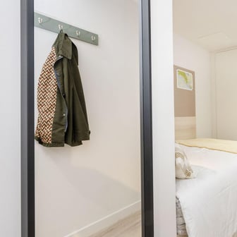 Classic En-Suite - Image 1