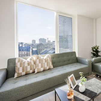 Classic En-Suite - Image 6