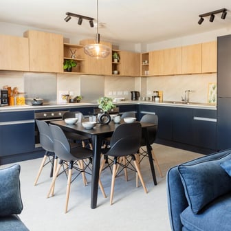 Gold En Suite - Image 9