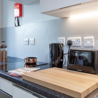 Deluxe Plus Studio - Accessible - Image 4