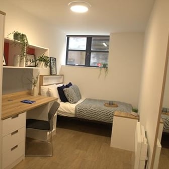 Silver Ensuite - Image 2