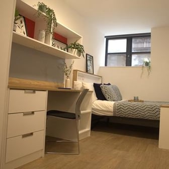 Silver Ensuite - Image 5
