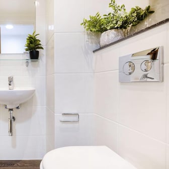 Silver Ensuite - Image 5