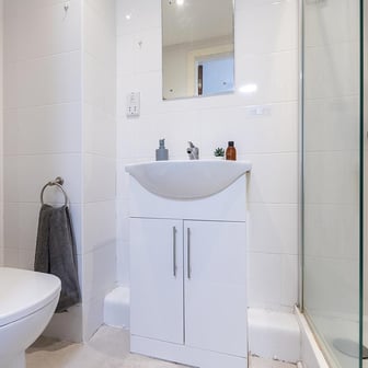 Standard Studio bathroom
