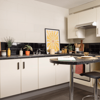 Classic One Bedroom Flat - Image 1