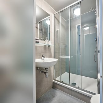 Standard Ensuite - Image 5