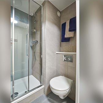 Standard Ensuite - Image 6