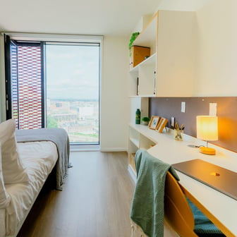 Gold En Suite (Mid Floors) - Image 1