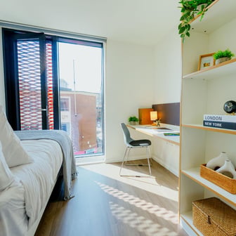 Silver En Suite - Image 6