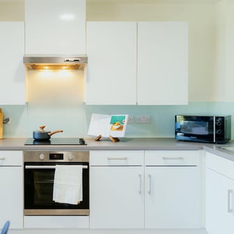 Silver En Suite - Image 14
