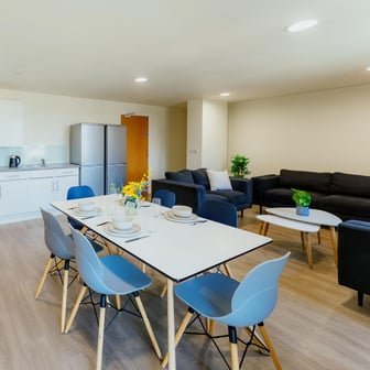 Silver En Suite - Image 12