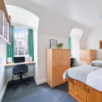 Silver Twin Room - Image 1