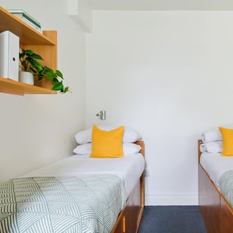Silver Twin Room - Image 3