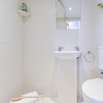 Gold Ensuite (Mid Fl) - Image 6