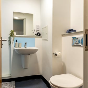 Bronze Ensuite - Image 17