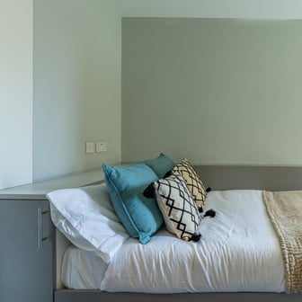 Gold Ensuite - Image 5