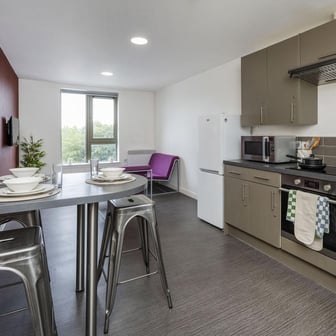 Gold Ensuite - Image 1