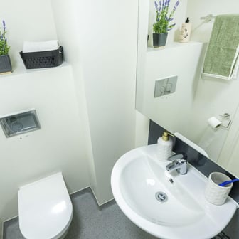 Studio Plus Fourth Floor - Image 4