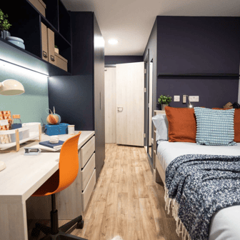 Deluxe Ensuite - Image 1